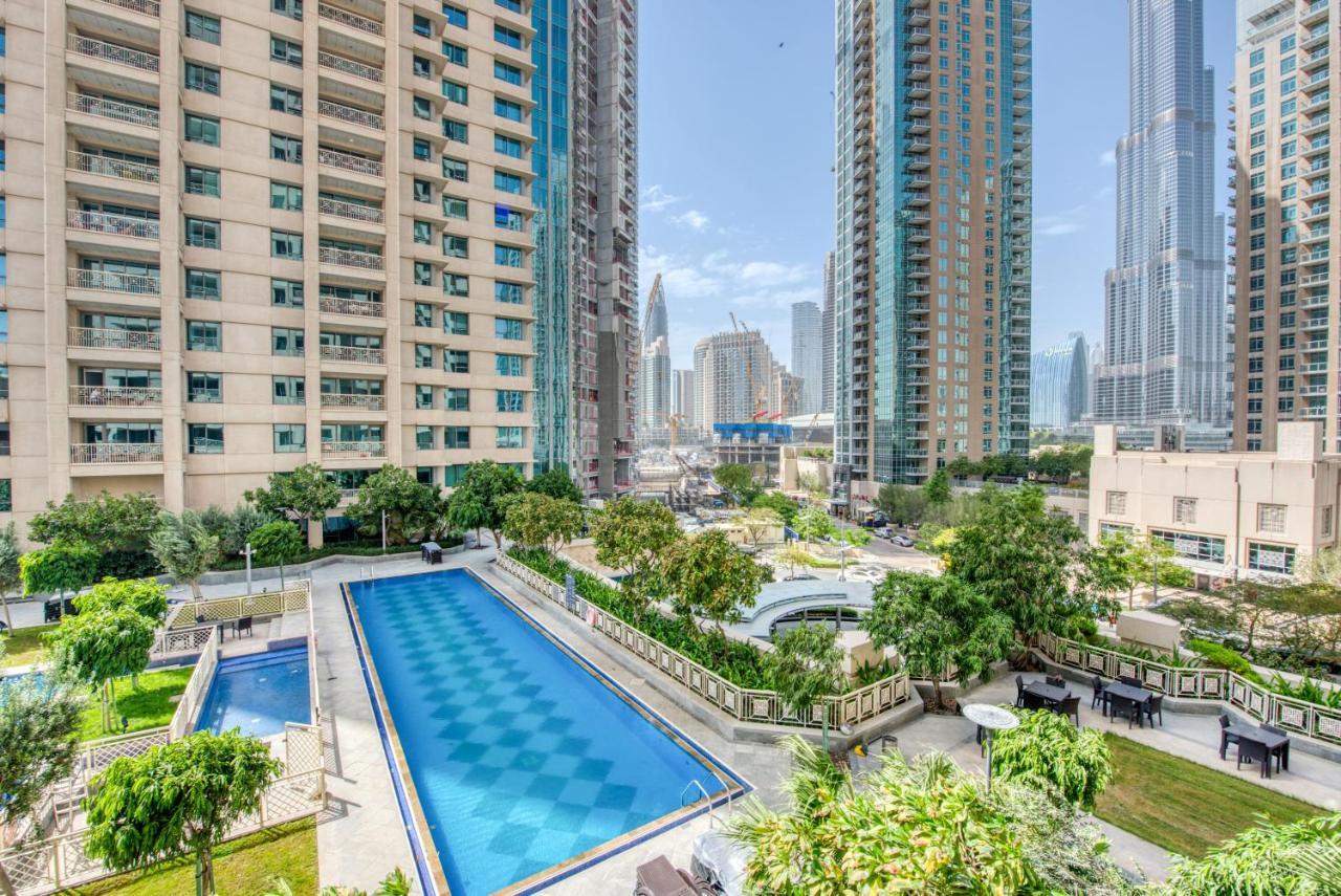 Maison Privee - Radiant Urban Retreat With Iconic Burj Khalifa Vws ドバイ エクステリア 写真