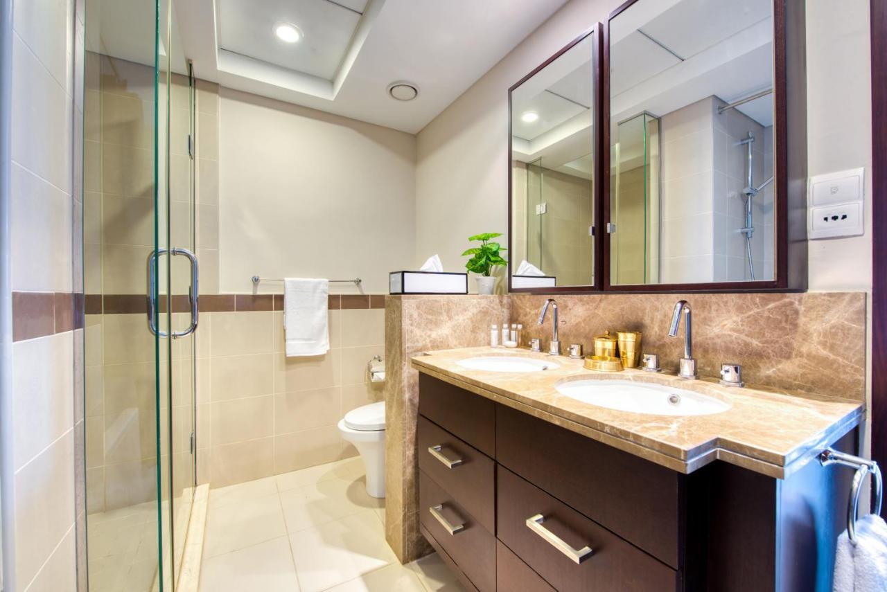 Maison Privee - Radiant Urban Retreat With Iconic Burj Khalifa Vws ドバイ エクステリア 写真