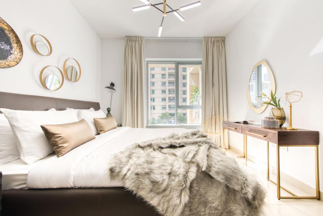 Maison Privee - Radiant Urban Retreat With Iconic Burj Khalifa Vws ドバイ エクステリア 写真