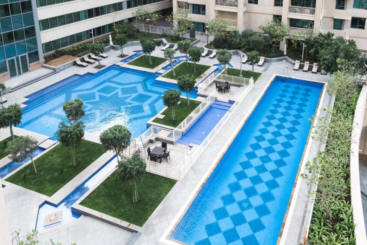 Maison Privee - Radiant Urban Retreat With Iconic Burj Khalifa Vws ドバイ エクステリア 写真
