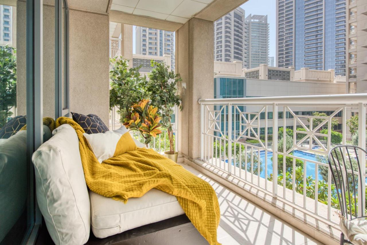 Maison Privee - Radiant Urban Retreat With Iconic Burj Khalifa Vws ドバイ エクステリア 写真